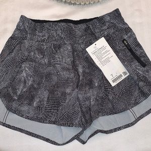 Lululemon Tracker LR shorts 4” BNWT Size 8